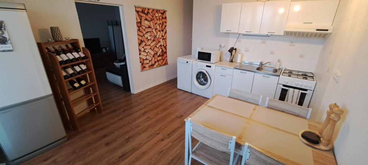 Utulny Apartman Blizko Centra มิคาโลเท ภายนอก รูปภาพ